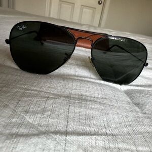 Ray-Ban Black Aviator RB3025